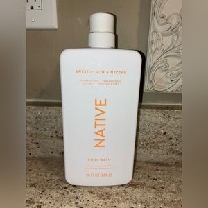 NEW!!! Native Body Wash - Sweet Peach & Nectar